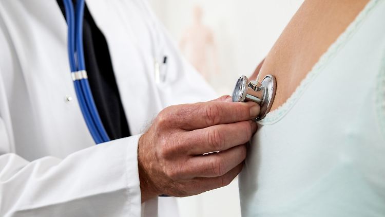 Gesundheits-Check-up? Wer für solche freiwilligen Leistungen zum Arzt geht, bekommt von manchen Krankenkassen einen Bonus.