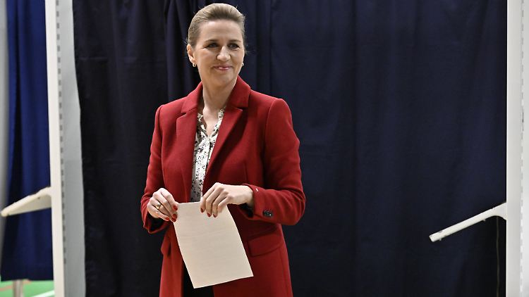 Dänemarks Ministerpräsidentin Mette Frederiksen strebt eine seltene Regierungsform an.