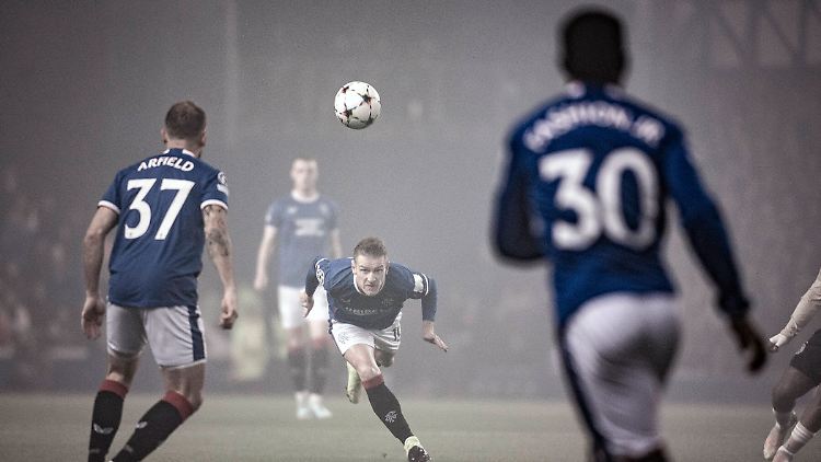 Steven Davis (m.) und die Glasgow Rangers trugen sich in die Geschichtsbücher ein. 
