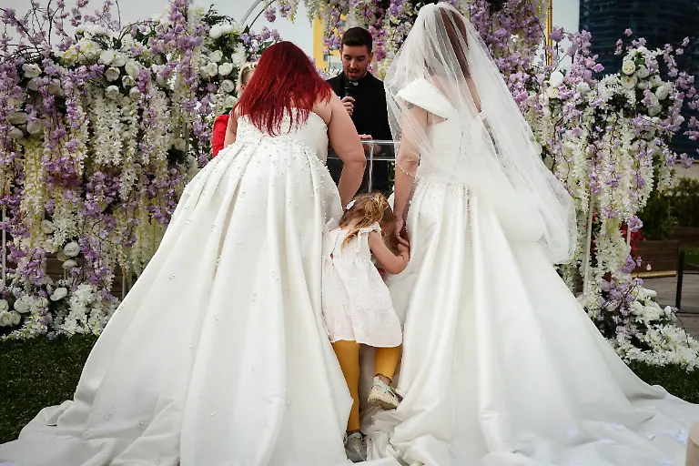 2024-06-03T081221Z-48980186-RC2TT7AQCSBV-RTRMADP-3-ALBANIA-LGBT-FAMILY