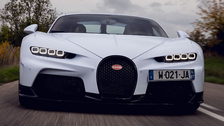 Breit, flach, superstark: Der Bugatti Chiron Super Sport leistet 1600 PS.