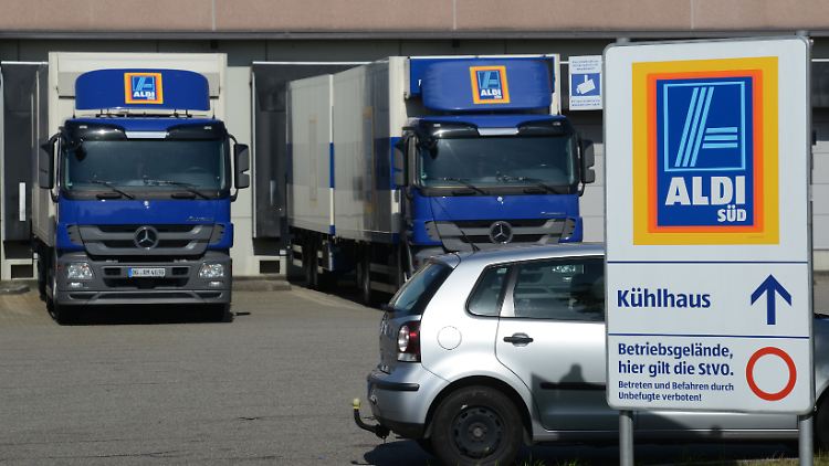 In Deutschland liefert Aldi nur Aktionsartikel direkt an seine Kunden - Lebensmittel gibt es bisher nur im Laden.