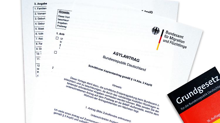 Wer am 1. Januar fünf Jahre im Land lebt und nicht straffällig geworden ist, soll ein Jahr Zeit bekommen, um die Voraussetzungen für einen langfristigen Aufenthalt zu erfüllen.