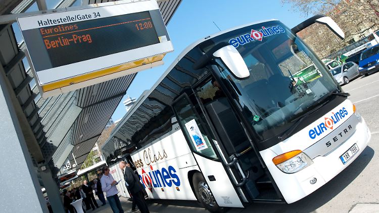 Dieser Linienbus verkehrt zwischen Berlin und Prag. Doch auch innerhalb Deutschlands soll das Fernbus-Netz ausgebaut werden.