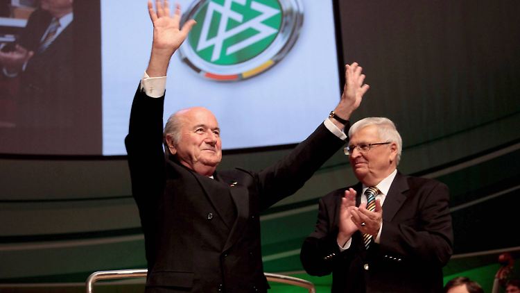 Blatter (links) und Zwanziger.
