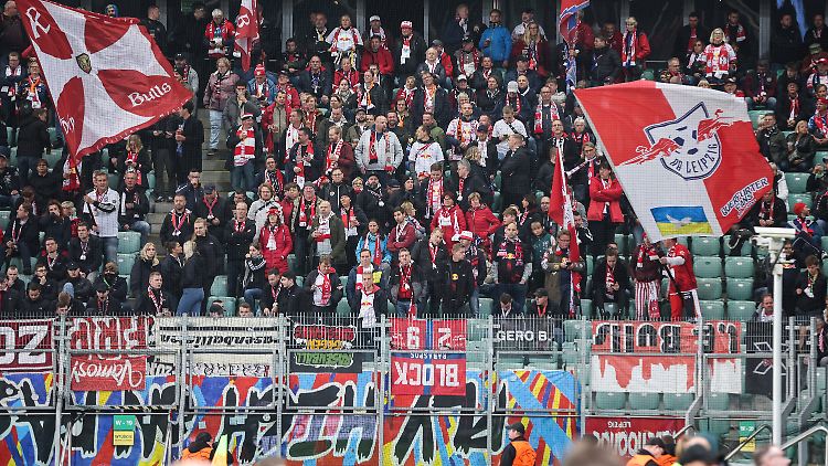 Banner auf dem Kopf.