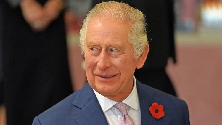 Soll an seinem Teddy hängen: König Charles III.