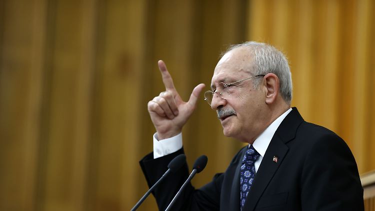Dem Sozialdemokrat Kilicdaroglu, einem möglichen Herausforderer bei den Wahlen im kommenden Jahr, drohen bis zu drei Jahre Haft.