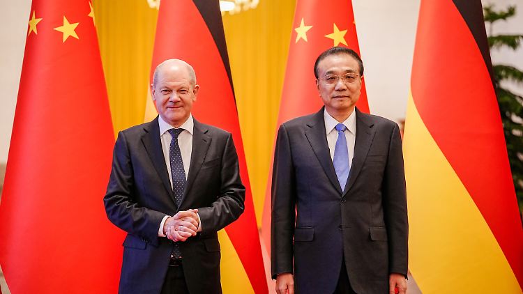 Bundeskanzler Olaf Scholz und Li Keqiang, Ministerpräsident der Volksrepublik China, sprachen "auch über die Perspektive einer allgemeinen Zulassung von Biontech in China".