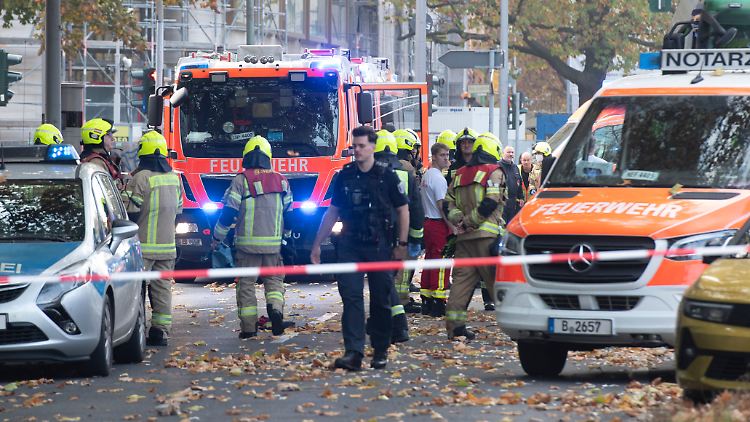 Die Radfahrerin war am Montag in Berlin-Wilmersdorf von einem Betonmischer überfahren worden. 
