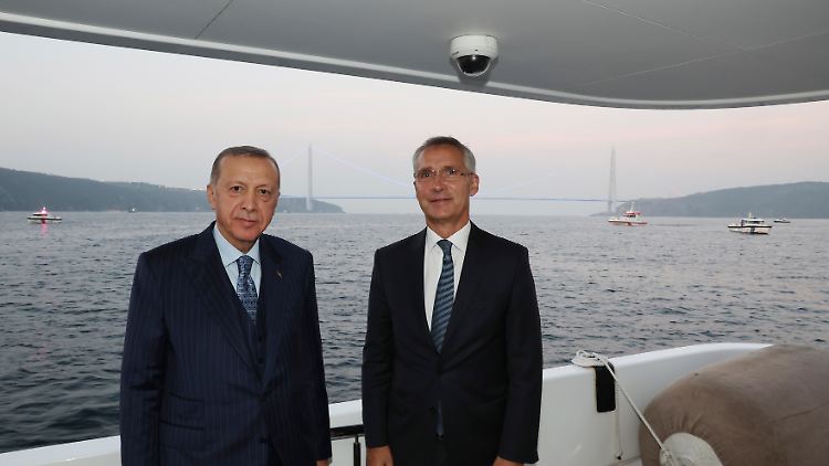 Stoltenberg bewarb in der Türkei den Beitritt der skandinavischen Länder in das Bündnis. 
