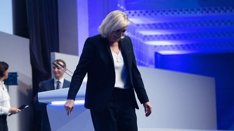 Le Pens Verzicht auf die Parteispitze: möglicherweise Taktik.