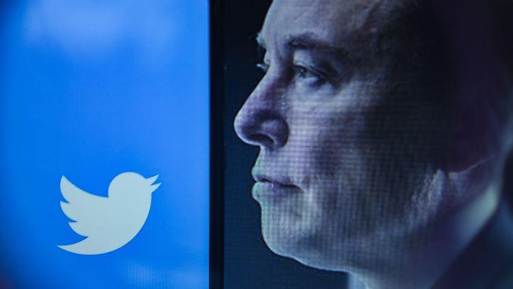 Als erste Amtshandlung nach seiner Übernahme feuerte Musk das Twitter-Management. 