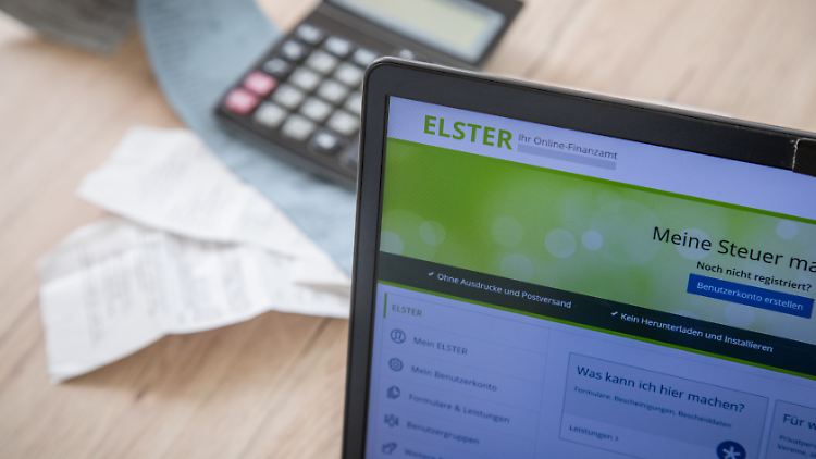 Rechnungen links, Steuersoftware rechts: Entsteht durch die Inflation eine zu große Diskrepanz?