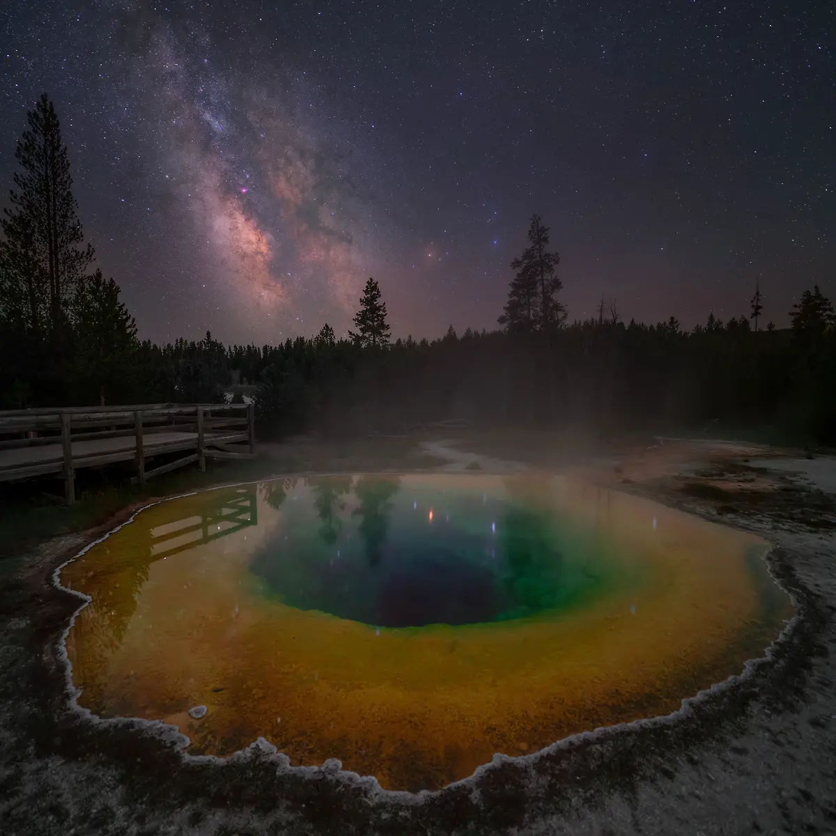 MILKY-WAY-AT-MORNING-GLORY-POOL-JERRY-ZHANG
