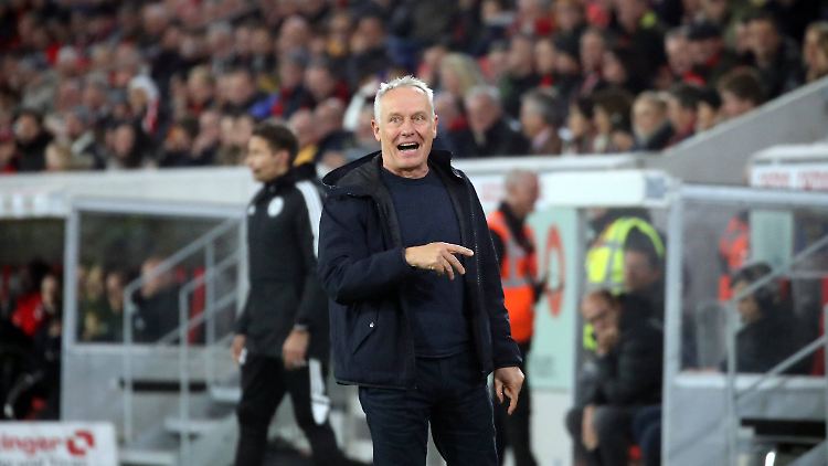 Christian Streich ist nicht nur der dienstälteste Trainer der Liga, sondern womöglich auch der charmanteste. 