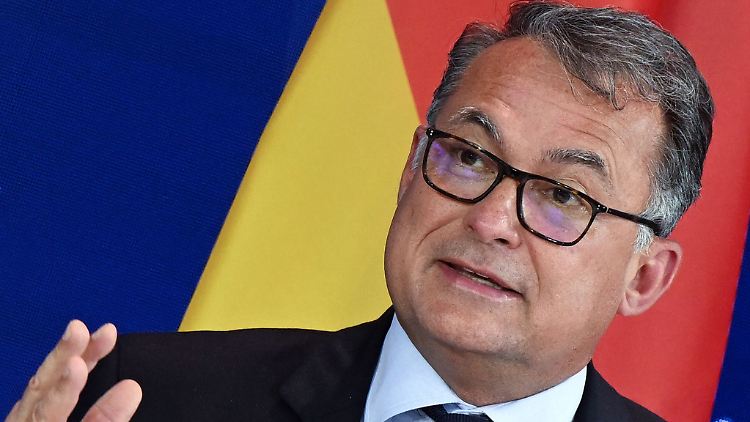 Der Präsident der deutschen Bundesbank, Joachim Nagel, dringt auf weitere Zinsschritte in den kommenden Monaten.