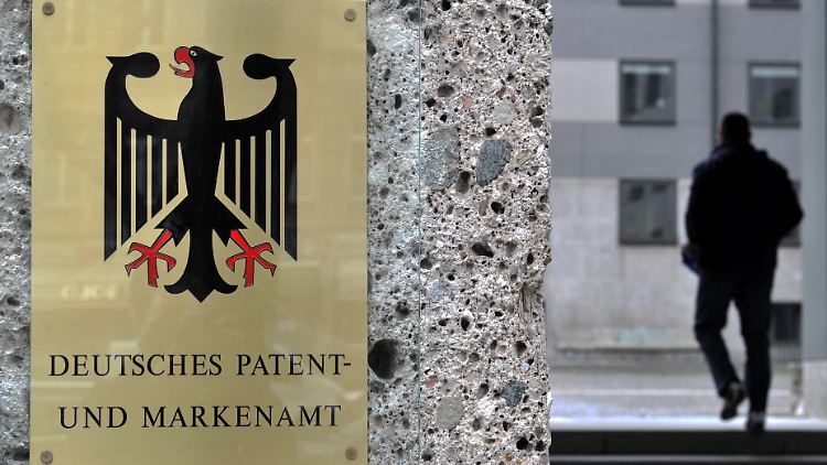 Erfindungen dominierten in Deutschland in den Bereichen Maschinenbau und Elektrotechnik, wo Frauen unterrepräsentiert seien, so Ilja Rudyk vom Europäischen Patentamt.