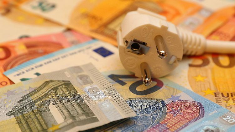 "Der derzeitige Realeinkommensrückgang dürfte auch in den kommenden Jahren bestehen bleiben", warnte IFO-Konjunkturforscher Wollmershäuser.