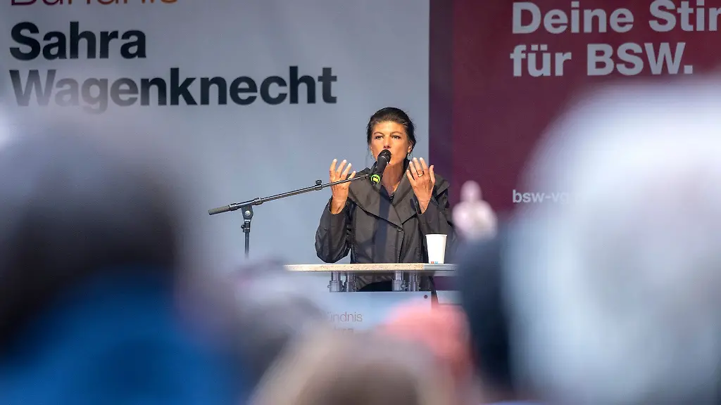 BSW-Chefin-Sahra-Wagenknecht-bei-einer-Wahlkampfveranstaltung