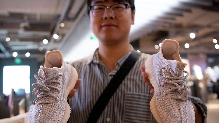 Kanye "Ye" Wests "Yeezy"-Kollektion brachte Adidas viele hundert Millionen Dollar ein. 