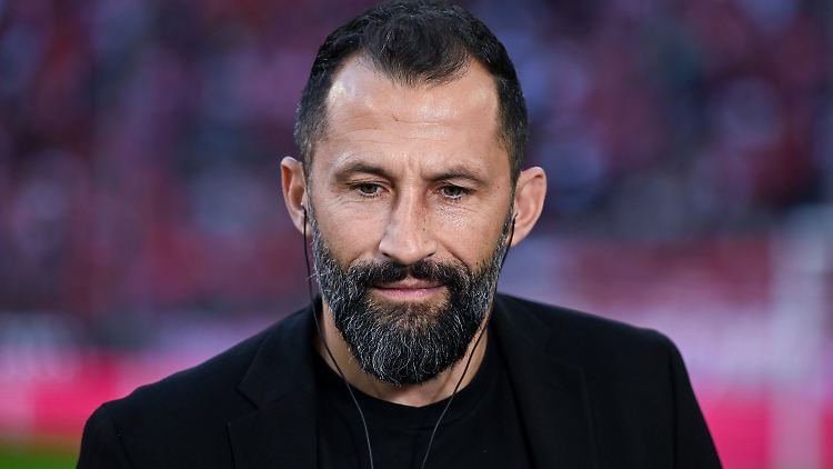 Hasan Salihamidzic sagt über die homophobe Äußerung eines WM-Botschafters: "Die Aussage ist einfach inakzeptabel."