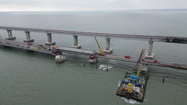 Die Reparaturarbeiten an der Krim-Brücke sind kompliziert.
