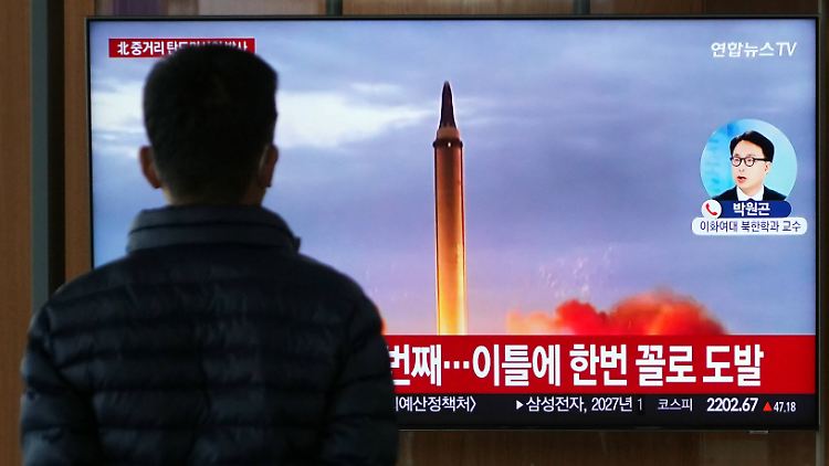 Erst vergangene Woche war eine nordkoreanische Rakete den südkoreanischen Hoheitsgewässern "so nahe wie nie zuvor" gekommen.