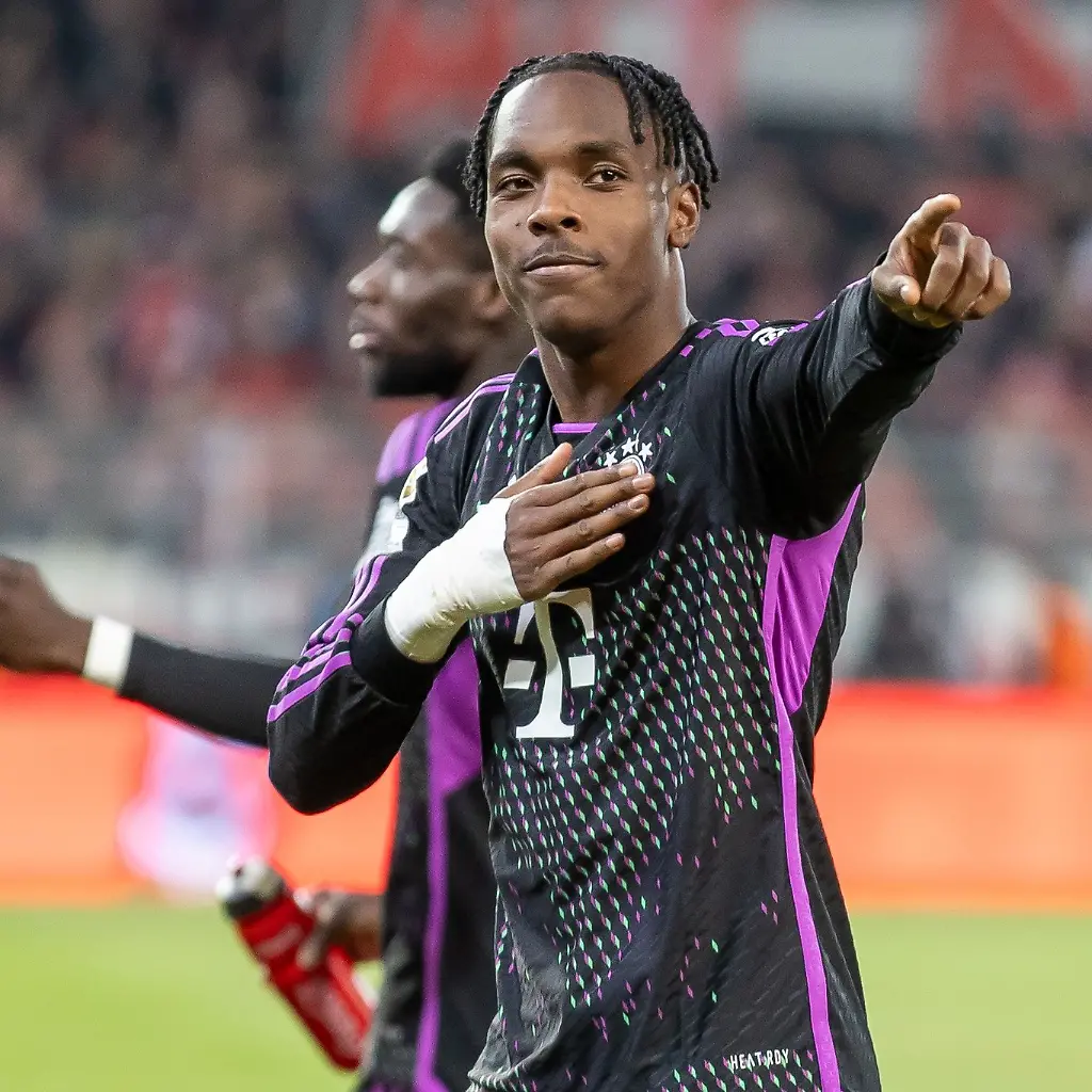 Fussball-Bundesliga-1-FC-Union-Berlin-Bayern-Muenchen-30-Spieltag-An-der-Alten-Foersterei-Mathys-Tel-von-Bayern-Muenchen-jubelt-nach-dem-Sieg-Tel-ist-in-Frankreichs-vorlaeufigen-Kader-fuer-Olympia-berufen-worden