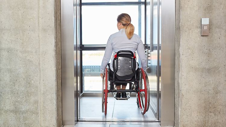 Bis zu 720 Euro monatlich kommen auf Betriebe zu, die keine schwerbehinderten Mitarbeiter beschäftigen.