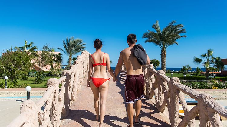 Badehose und Palmen statt kahler Bäume und Daunenjacke: Ein winterlicher Langzeiturlaub im Süden ist verlockend.