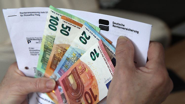 Aufgrund des nahenden Renteneintritts der geburtenstarken Babyboomer-Jahrgänge werden künftig immer mehr Rentner auf immer weniger Beitragszahlende kommen. (Symbolbild)