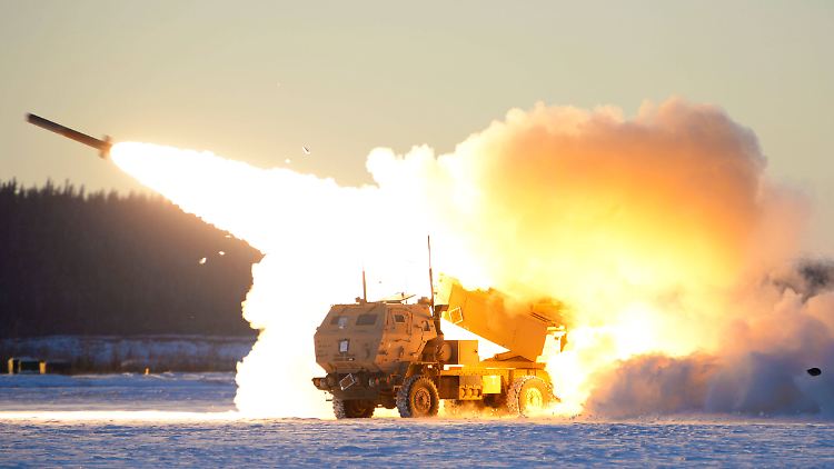 Die USA wollen 700 neue HIMARS-Raketenwerfer bestellen, ein Vielfaches der an die Ukraine gelieferten Systeme.