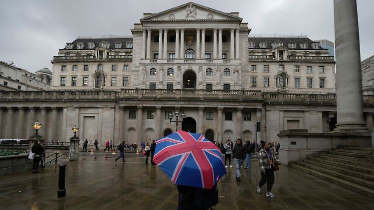 Die Bank of England hatte kürzlich vor der Gefahr einer zweijährigen Rezession gewarnt.