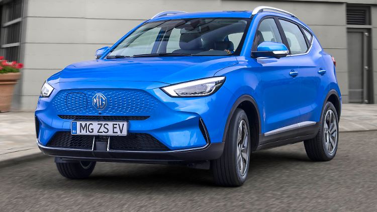 Der MG ZS EV ist mit kleiner Batterie für 33.900 Euro zu haben.