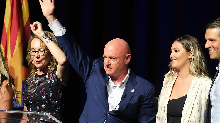 Der ehemalige Astronaut Mark Kelly kann seinen Senatssitz in Arizona verteidigen.