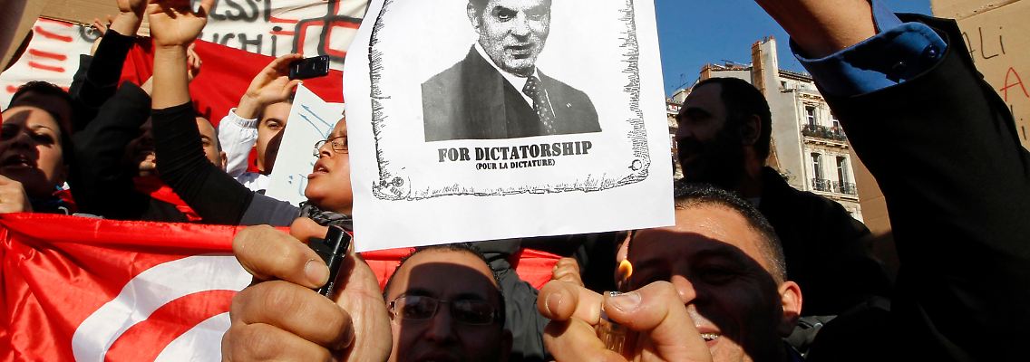 1295111104944-2011-01-15T083115Z_01_JPP10_RTRMDNP_3_TUNISIA-PROTESTS-FRANCE.JPG30593503100851098.jpg