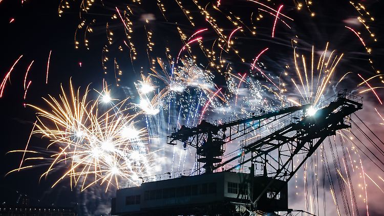 Über ein Böllerverbot entscheiden zum Jahreswechsel 2022/2023 wieder die Städte und Landkreise.