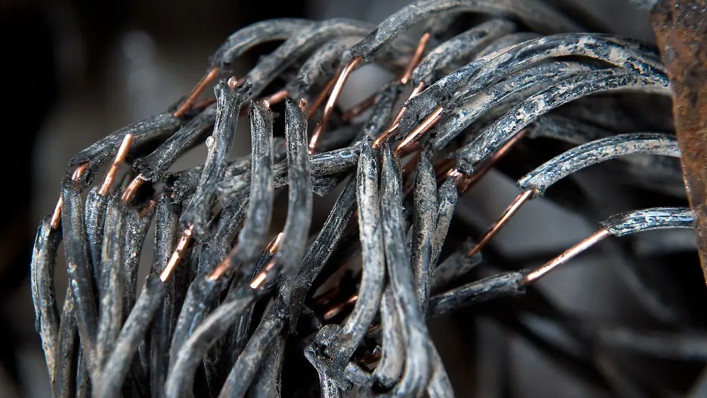 Kupferkabel-liegen-auf-einem-Recyclinghof