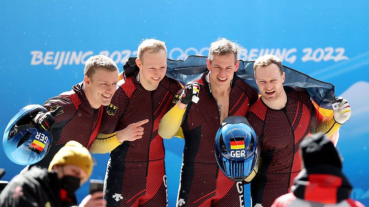 Friedrich (r.) und sein Team sind Seriensieger - aber trotzdem nicht richtig glücklich.