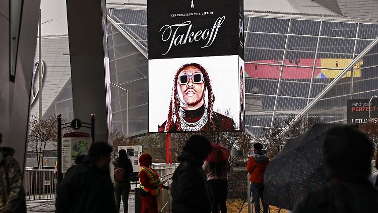 An der Gedenkfeier für den getöteten Migos-Rapper Takeoff nahmen viele Menschen teil.