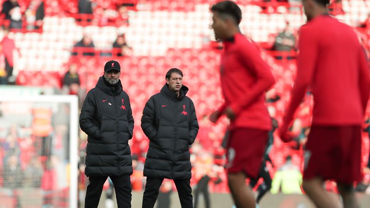 Jürgen Klopp musste sich nach dem Aufwärmen von seinem Team verabschieden.
