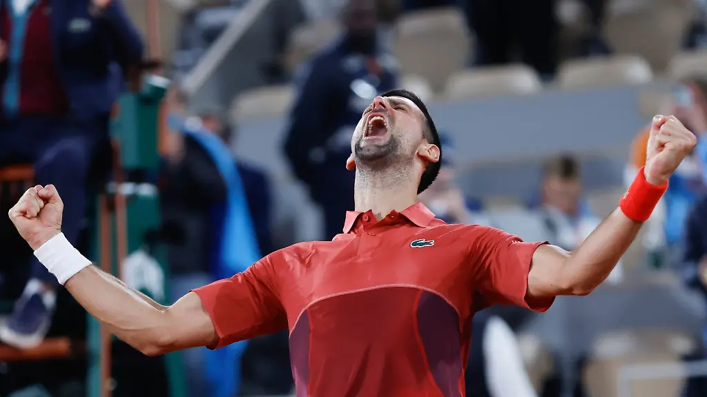 Mit-seinem-369-Sieg-in-einem-Grand-Slam-Match-stellt-Novak-Djokovic-den-Rekord-der-Schweizer-Tennis-Ikone-Roger-Federer-ein