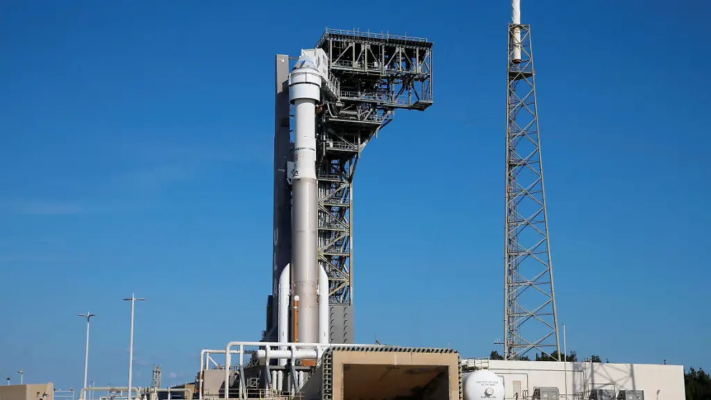 2024-05-31T153556Z-11803460-RC2L18AOWA31-RTRMADP-3-SPACE-EXPLORATION-BOEING-STARLINER