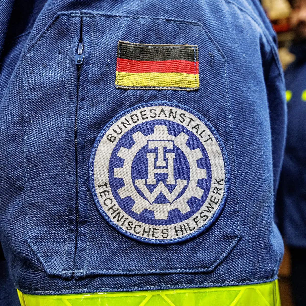 fc007cf33847cd12d2809201d3636377