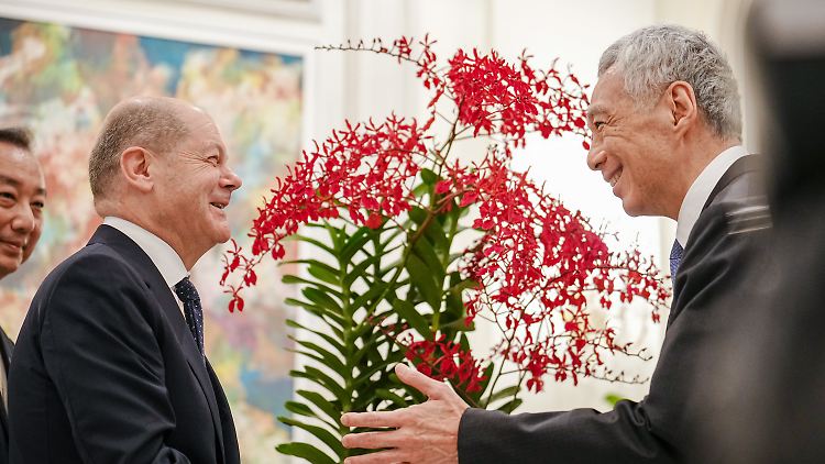Orchideenzeremonie im Amtssitz von Lee Hsien Loong.