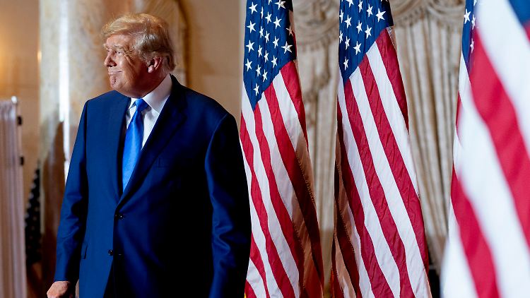 Wird Trump am Dienstagabend seine erneute Bewerbung um die republikanische Präsidentschaftskandidatur ausrufen? Die Erwartungen hat er selbst geschürt. Nach dem enttäuschenden Wahlergebnis spricht aber auch einiges dagegen.