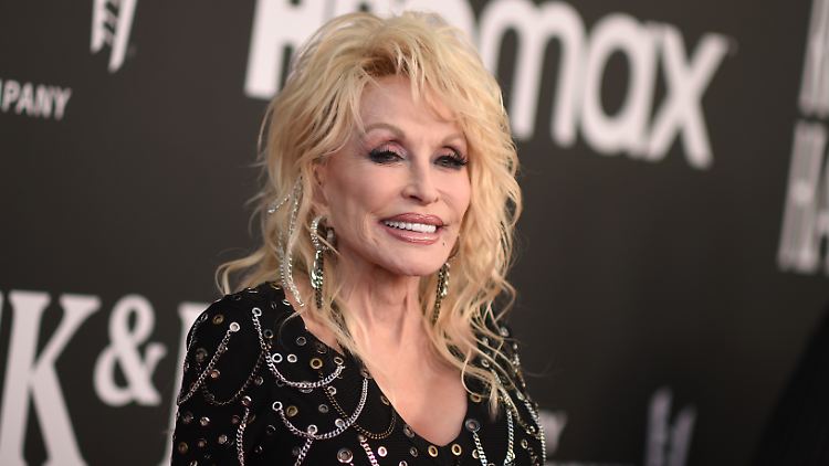 "Ich werde versuchen, das Geld dort einzusetzen, wo mein Herz ist. Ich werde mein Bestes tun, gute Dinge mit diesem Geld zu machen", so Dolly Parton.