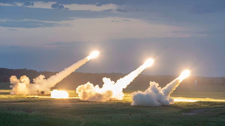 20 HIMARS soll die Ukraine bereits erhalten haben.