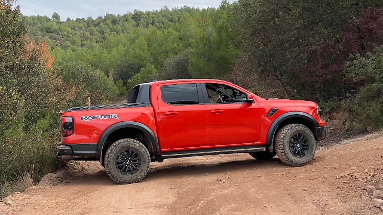 Die 5,36 Längenmeter sieht man dem Ford-Pick-up Ranger Raptor kaum an.